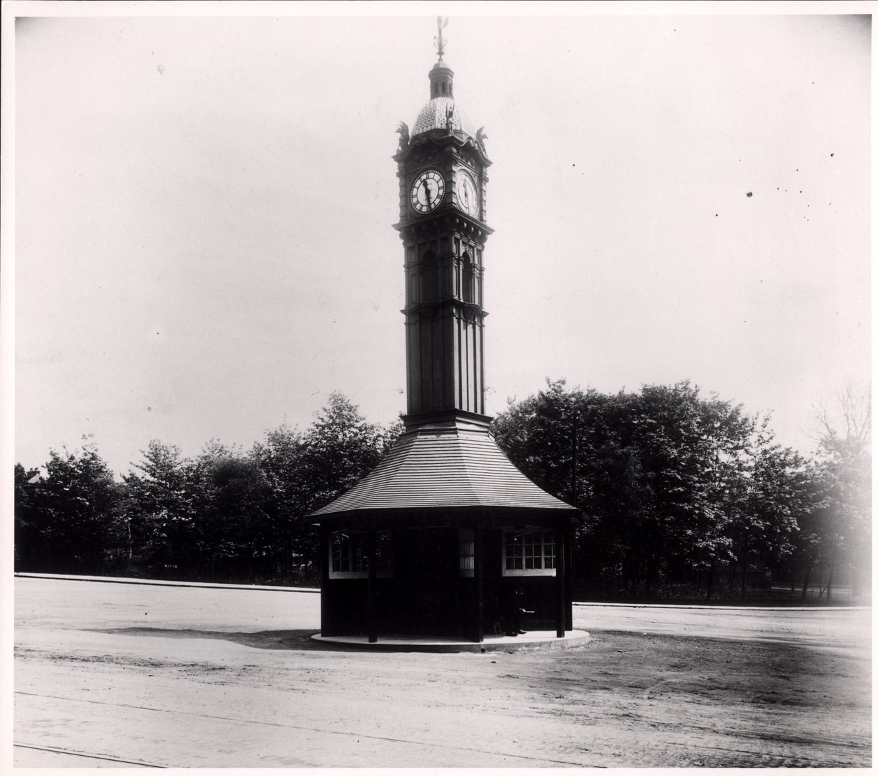 Oakwood Clock, tillverkad av Potts & Sons, ursprungligen i Kirkgate Market Hall, Leeds, 1914 av English Photographer