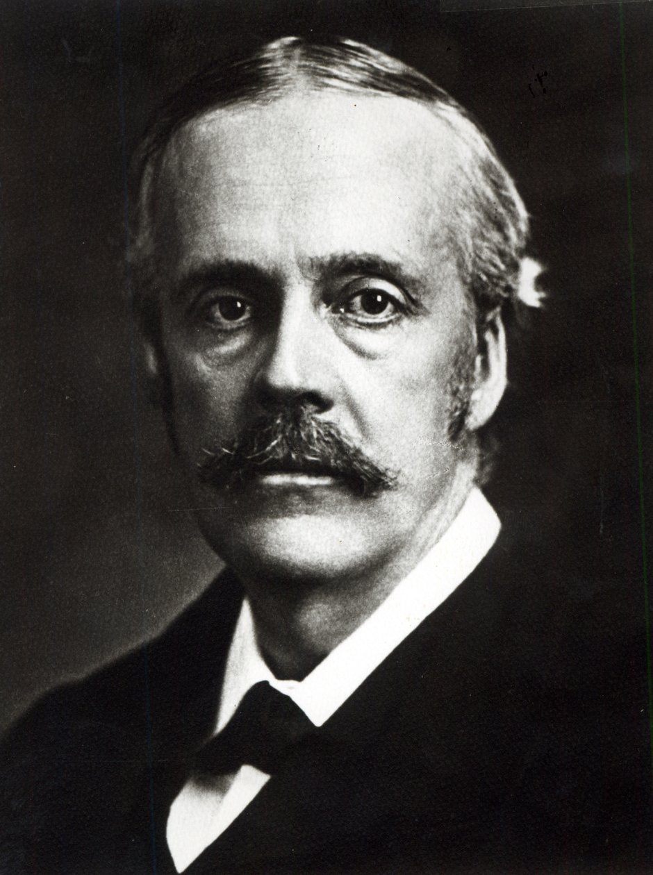 Porträtt av Arthur James Balfour av English Photographer