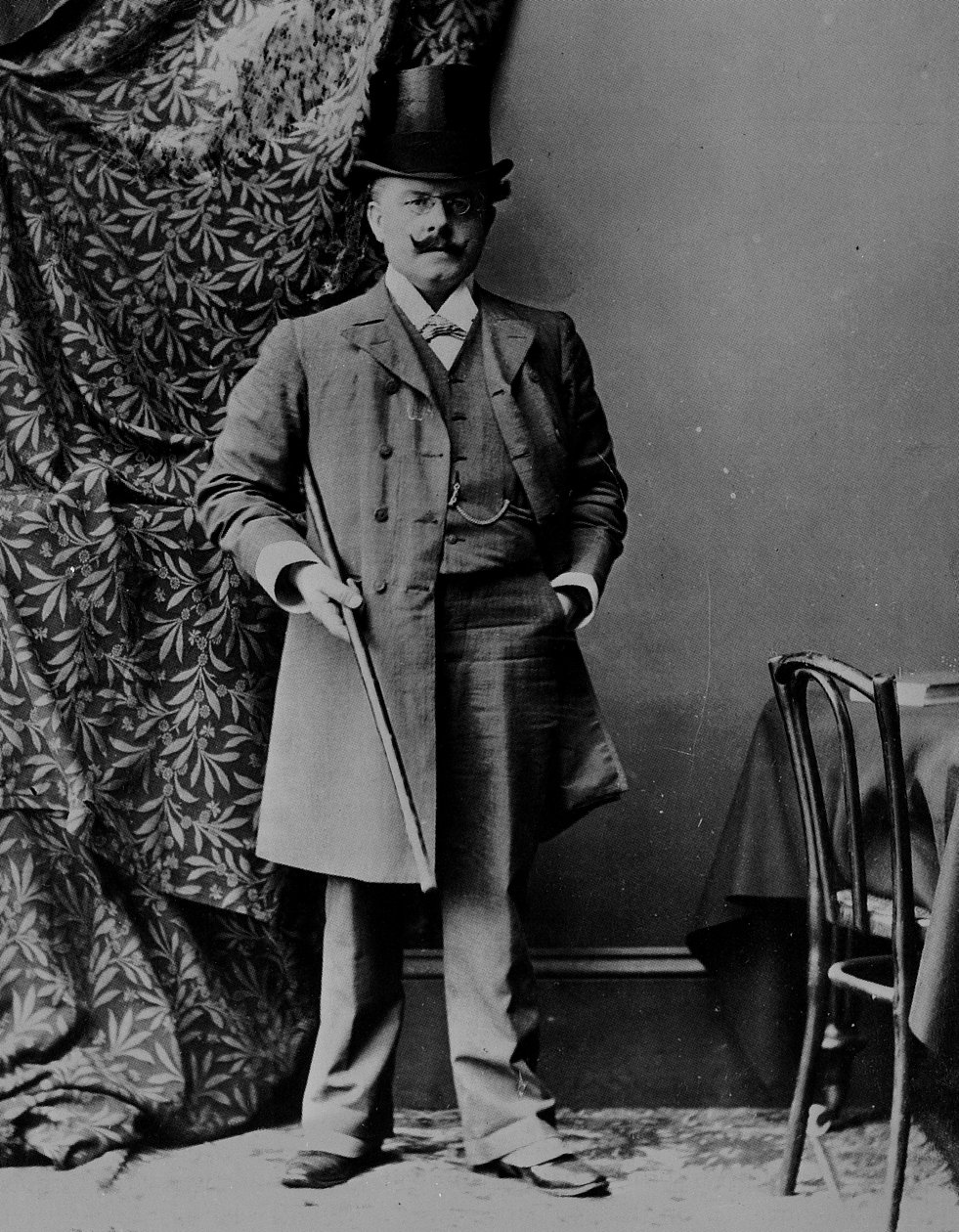 Porträtt av Dr Barnardo av English Photographer