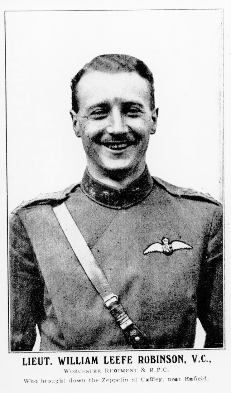 Porträtt av löjtnant William Leefe Robinson av English Photographer