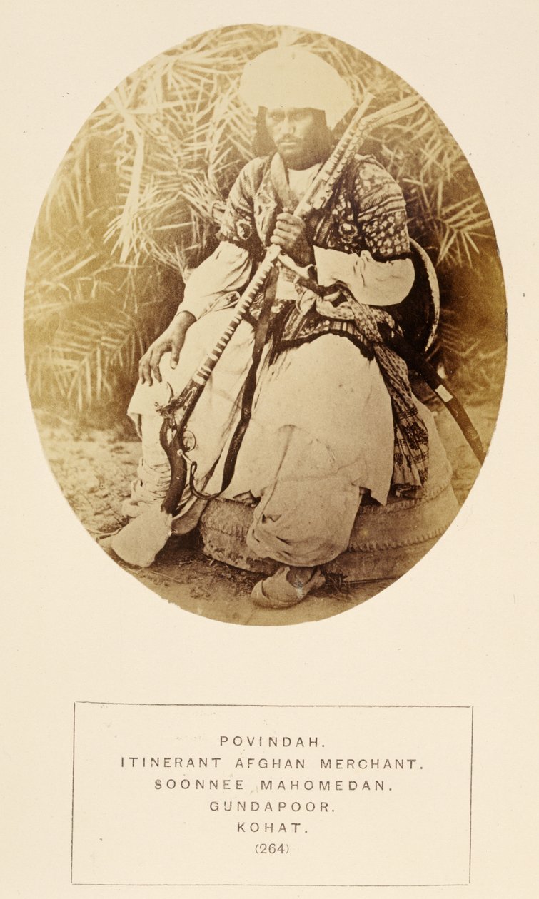 Povindah, ambulerande afghansk handelsman, Soonnee Mahomedan i Gundapoor, Kohat, från The People of India, av J. Forbes Watson, publicerad 1868 (albumtryck) av English Photographer
