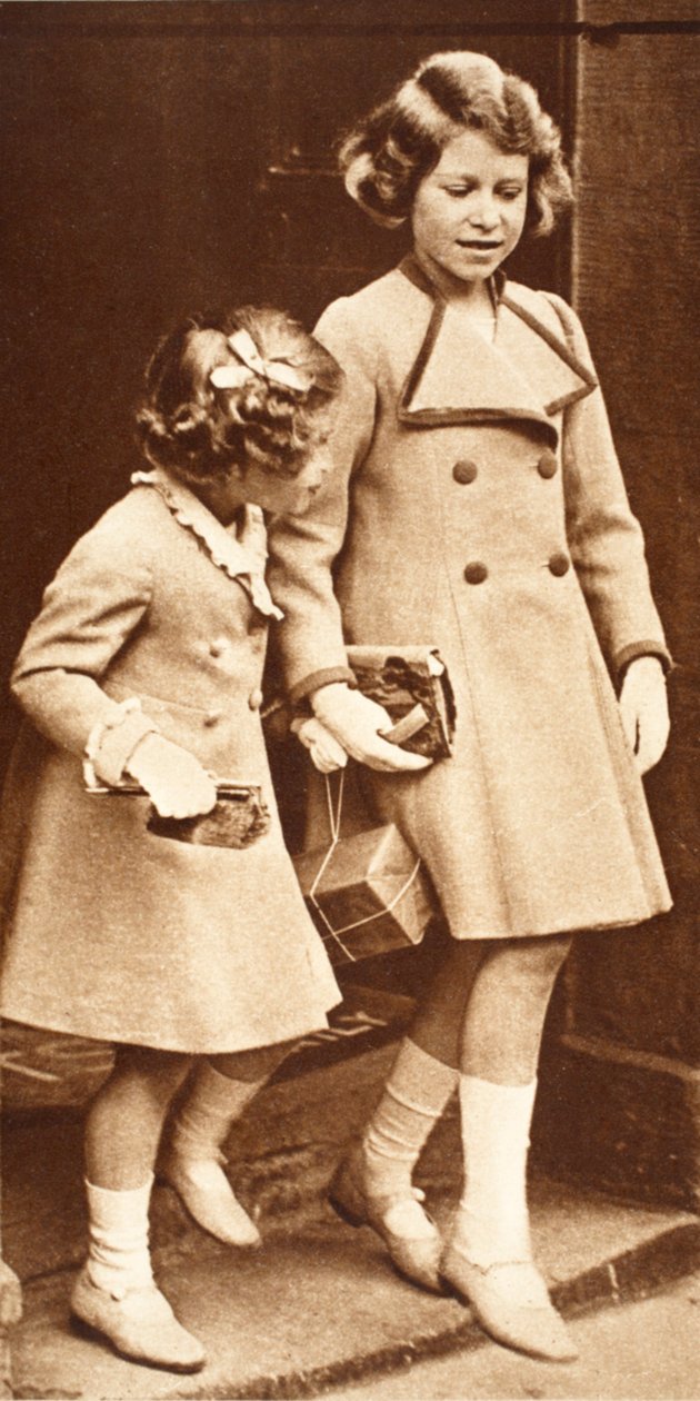 Prinsessan Elizabeth och hennes syster är ute och shoppar av English Photographer