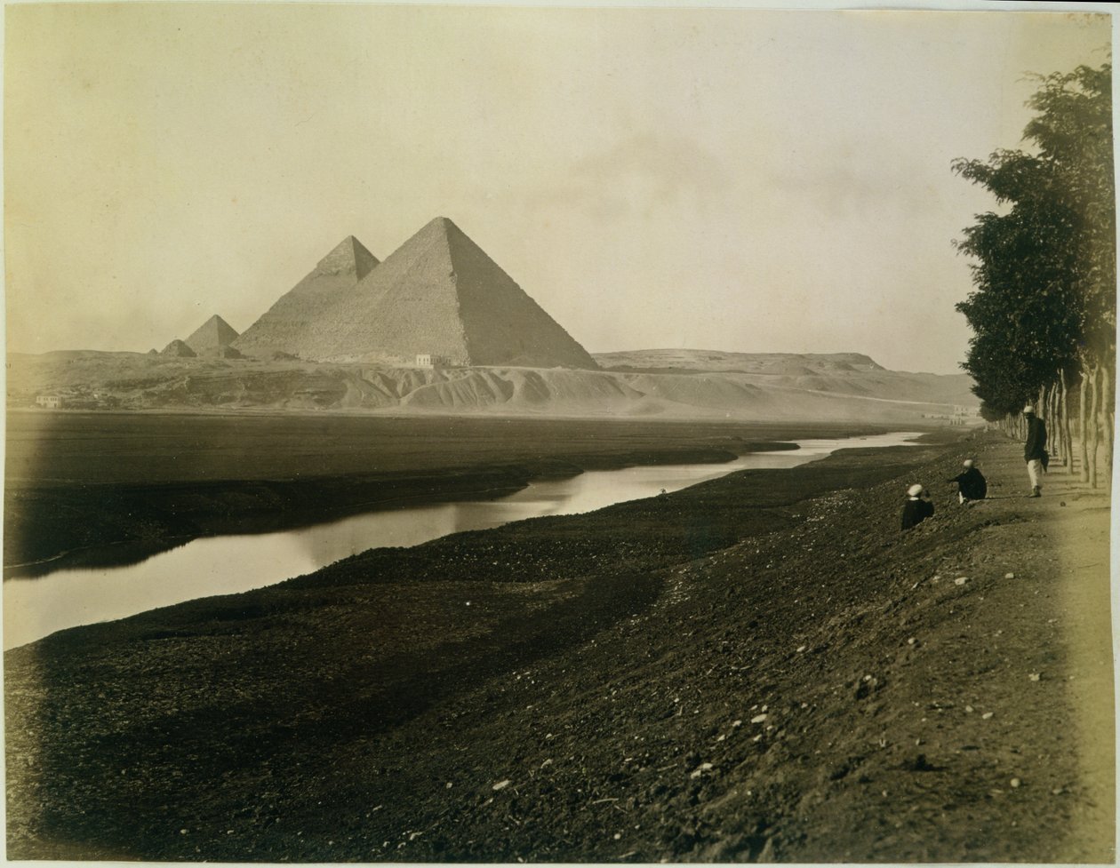 Pyramider, ca 1878 av English Photographer