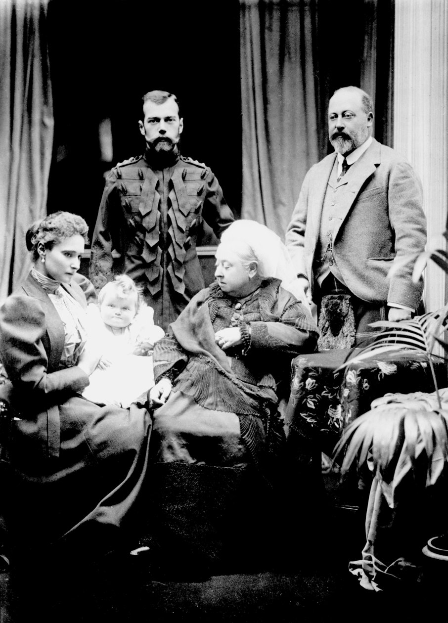 Drottning Victoria, tsar Nicholas II, tsarina Alexandra Fyodorovna, hennes dotter Olga Nikolaevna och Albert, prins av Wales fotograferade på Balmoral, 1896 av English Photographer