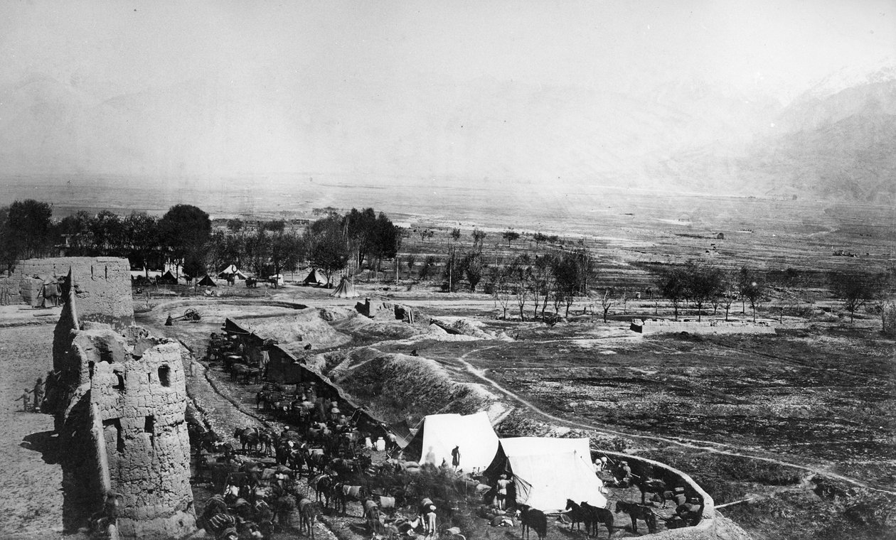 Scen av ett militärläger under det andra anglo-afghanska kriget, 1878-80 av English Photographer
