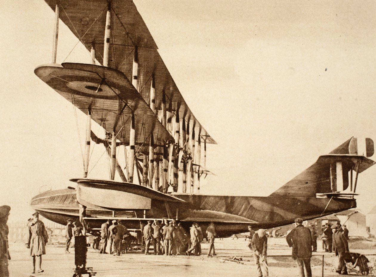 Sidovy av ett flygplan, 1914-19 av English Photographer