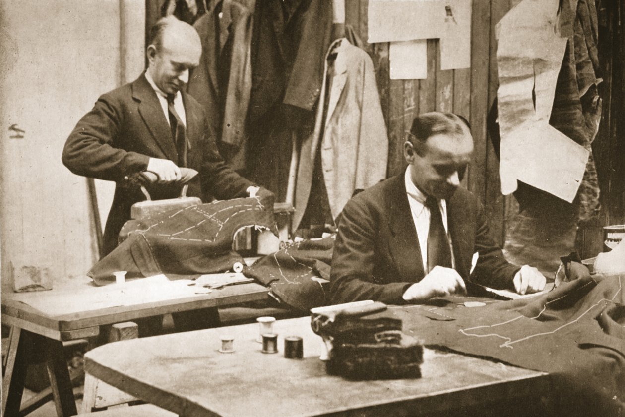 Några nya kläder på beställning, Lofthouse Park, illustration från tyska fångar i Storbritannien (fotogravyr) av English Photographer