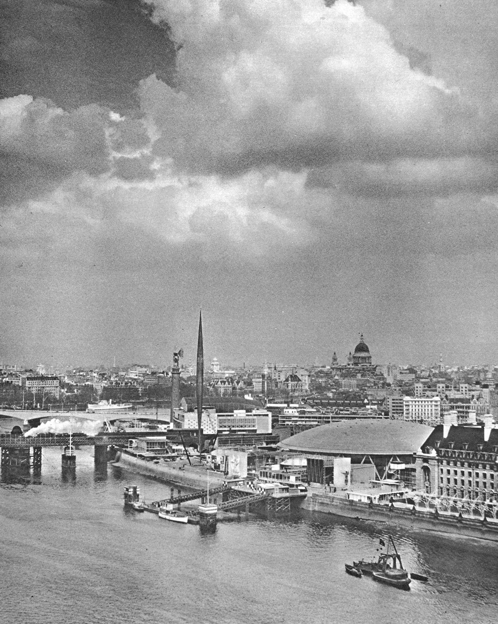 Southbank, 1951 av English Photographer