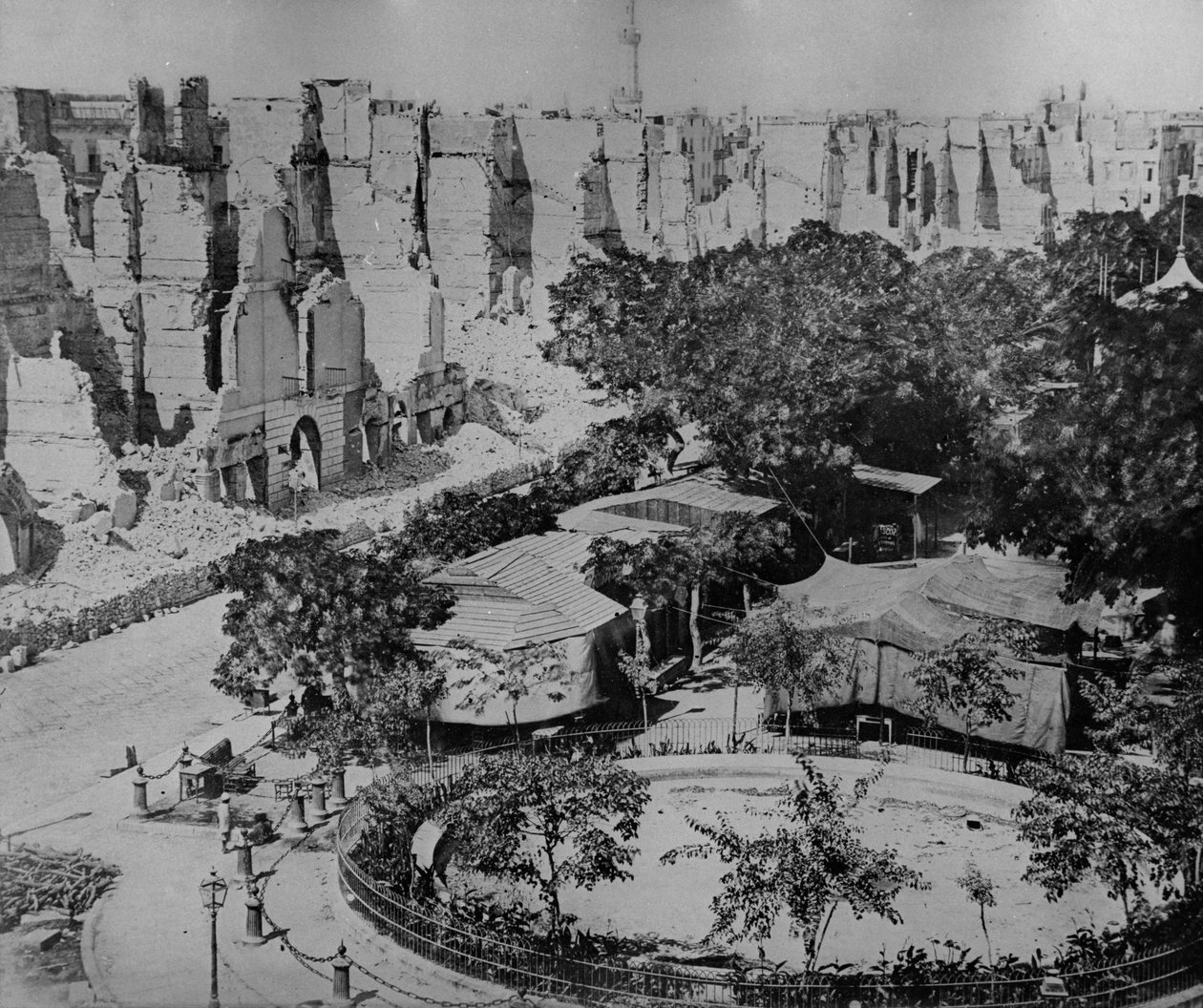 Torg förstört av det brittiska bombardementet, Alexandria, 1882 av English Photographer