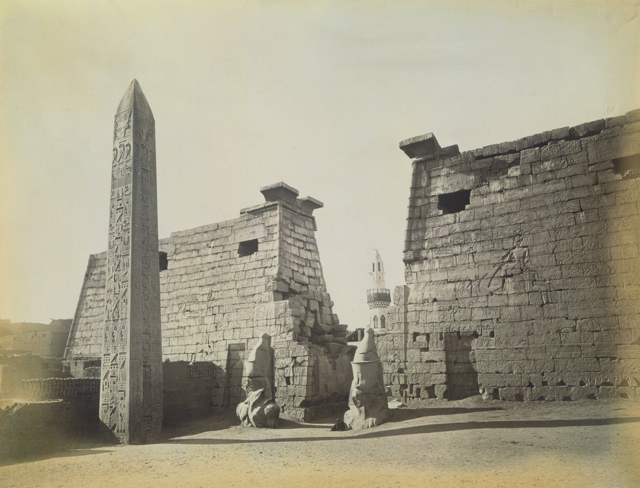 Luxors tempel, 1878 av English Photographer