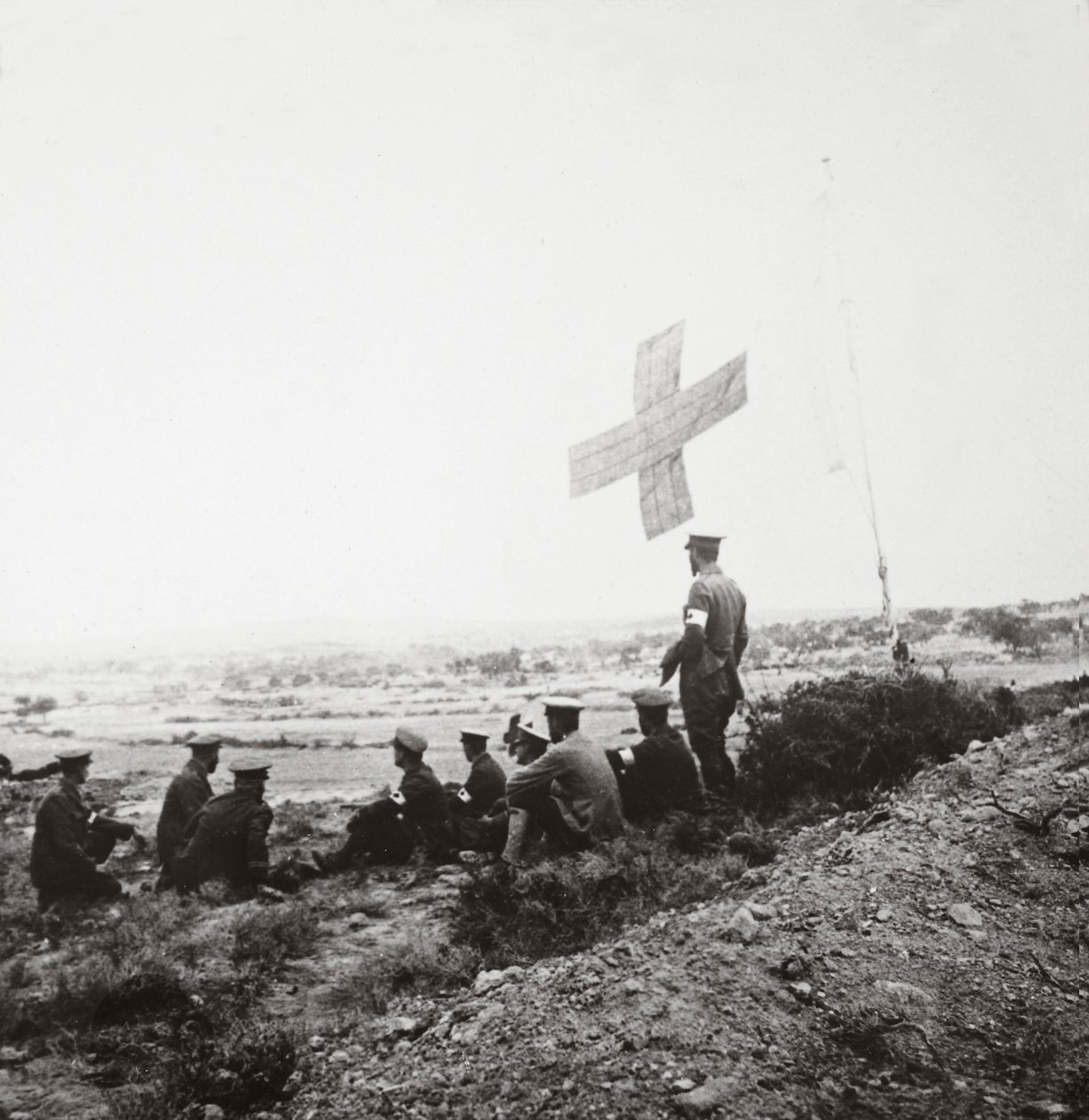 Det brittiska Röda Korset i fält redo för sitt barmhärtighetsärende av English Photographer