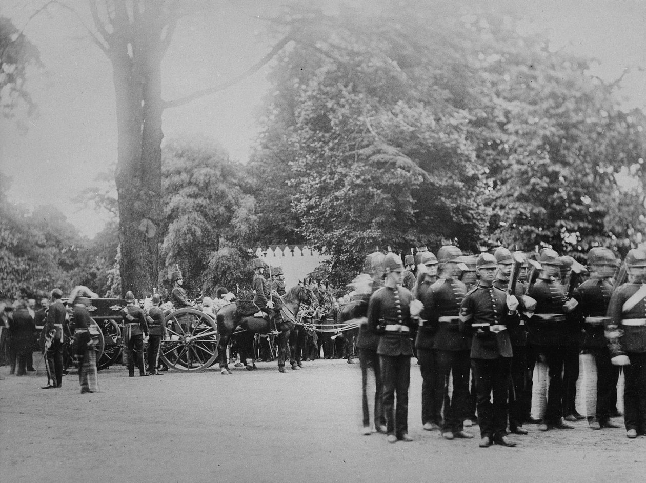 The Prince Imperials Funeral Cortege, Camden Place, 12 juli 1879 av English Photographer