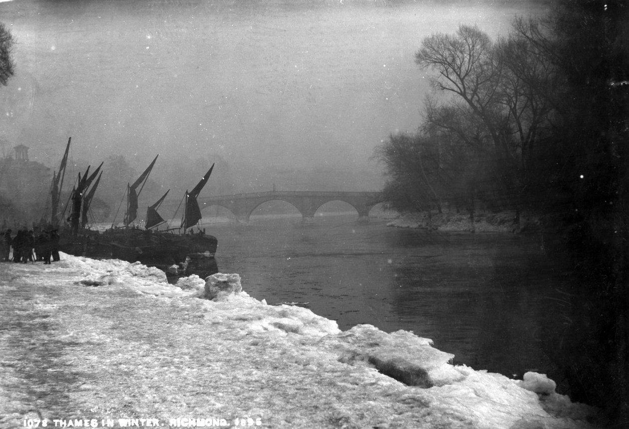 Themsen på vintern, 1895 av English Photographer