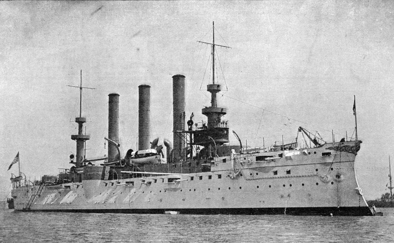 Det amerikanska slagskeppet Brooklyn, som förde rester av Lord Pauncefote till England, illustration från The Graphic, 19 juli 1902 av English Photographer