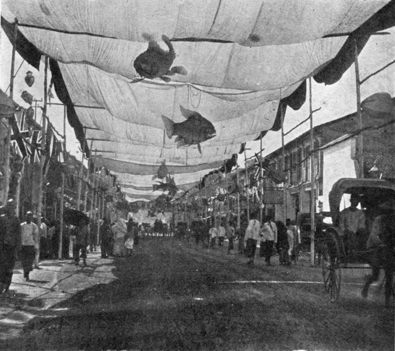 Dekorationerna på Main Street, Singapore, illustration från The King, 25 maj 1901 av English Photographer