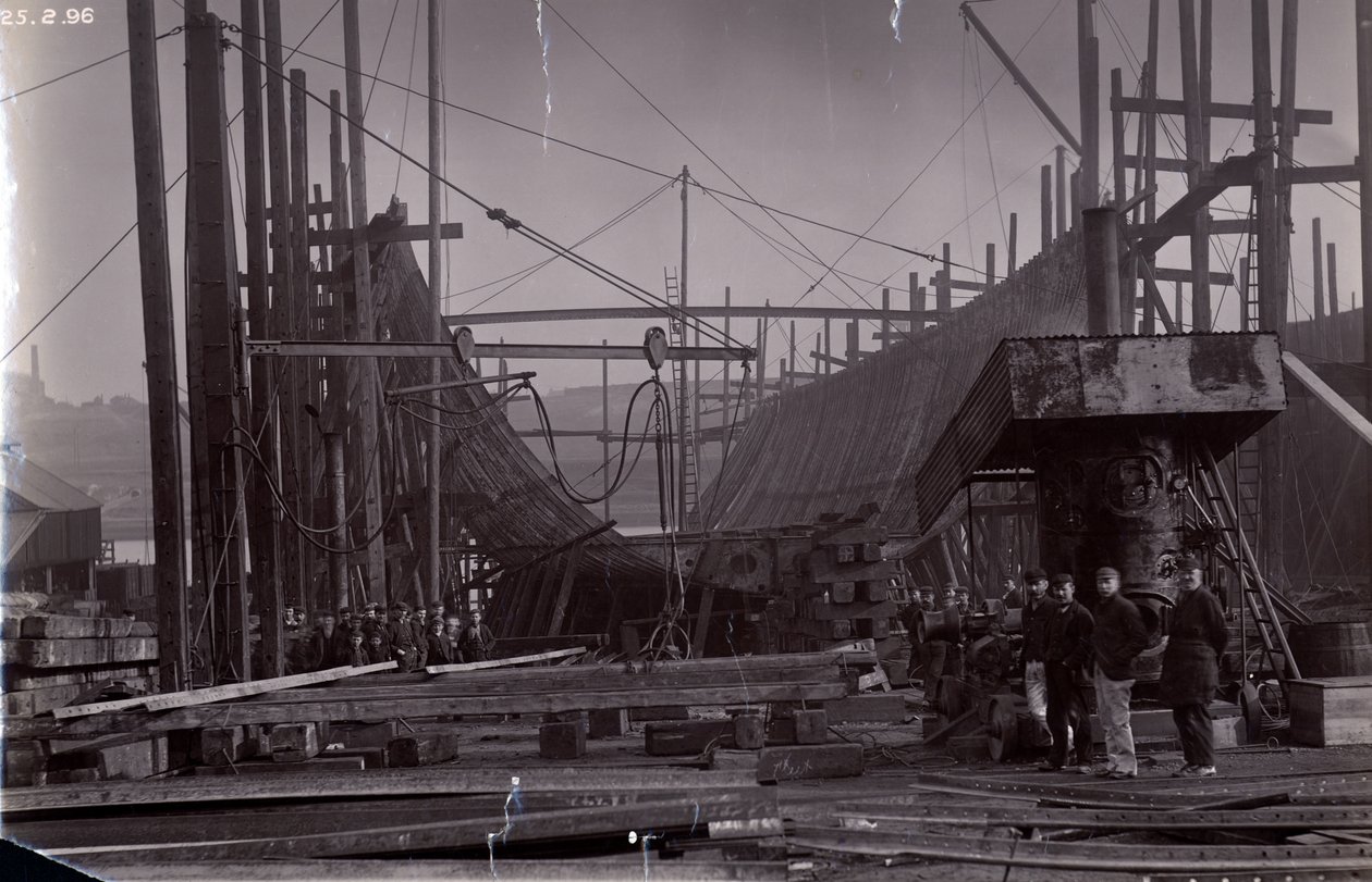 Den isbrytande tågfärjeångaren SS Baikal i ram under konstruktion av Sir W.G. Armstrong Mitchell and Co. Ltd., på Low Walker-varvet, Newcastle upon Tyne 1896 av English Photographer