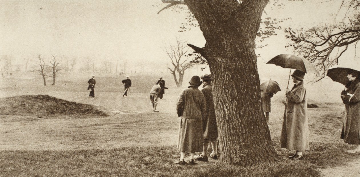 Den nionde greenen på Tooting Bec golfbana, från Wonderful London, publicerad 1926-27 (fotogravyr) av English Photographer