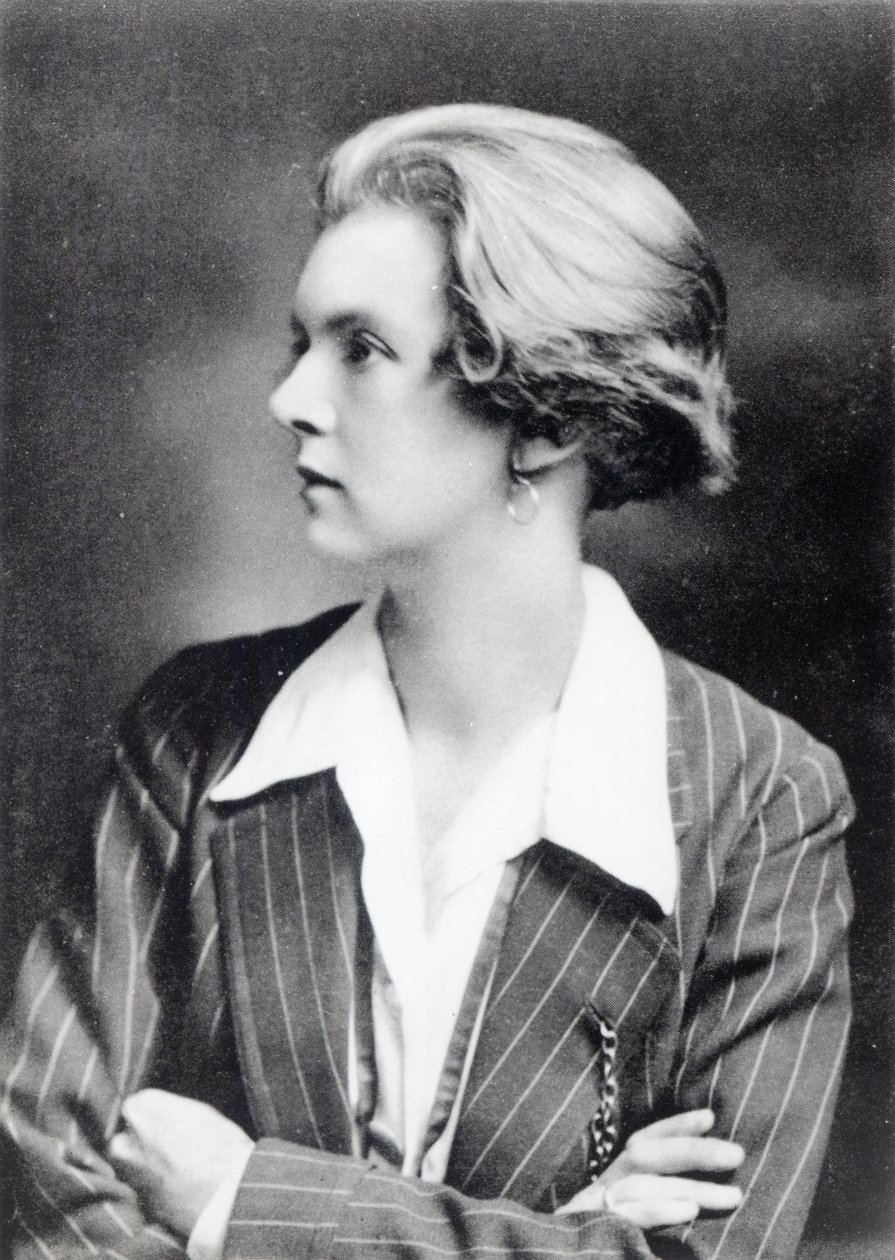 A Vincenzo, Lady Troubridge, ca. 1915 swed av English Photographer