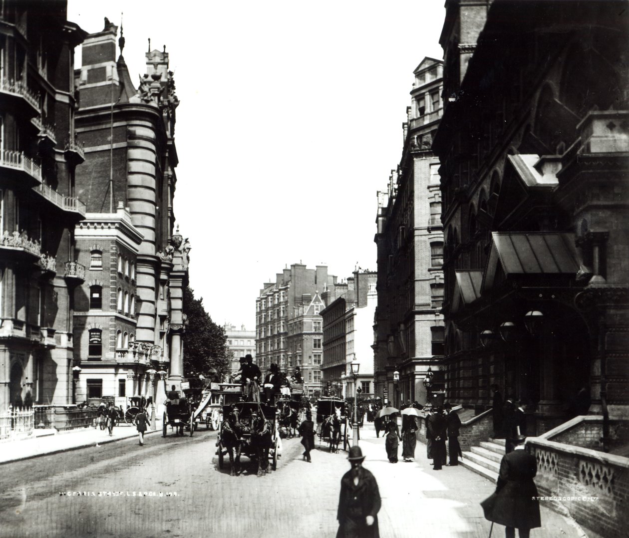 Victoria Street, London, ca 1890 av English Photographer