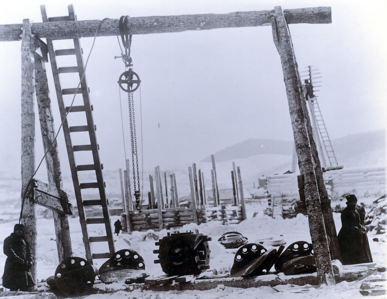 Gård nr. 647, Baikal. Visar den isbrytande tågfärjeångaren Baikal Sportpropeller som följer bärgning från botten av Baikalsjön av English Photographer