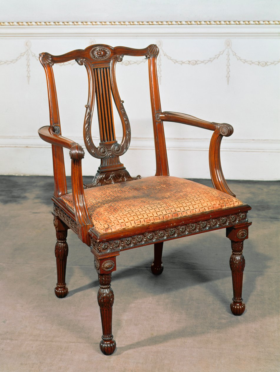 Snidad stol med lyra, levererad av Chippendale, 1768 (mahogny) av English School