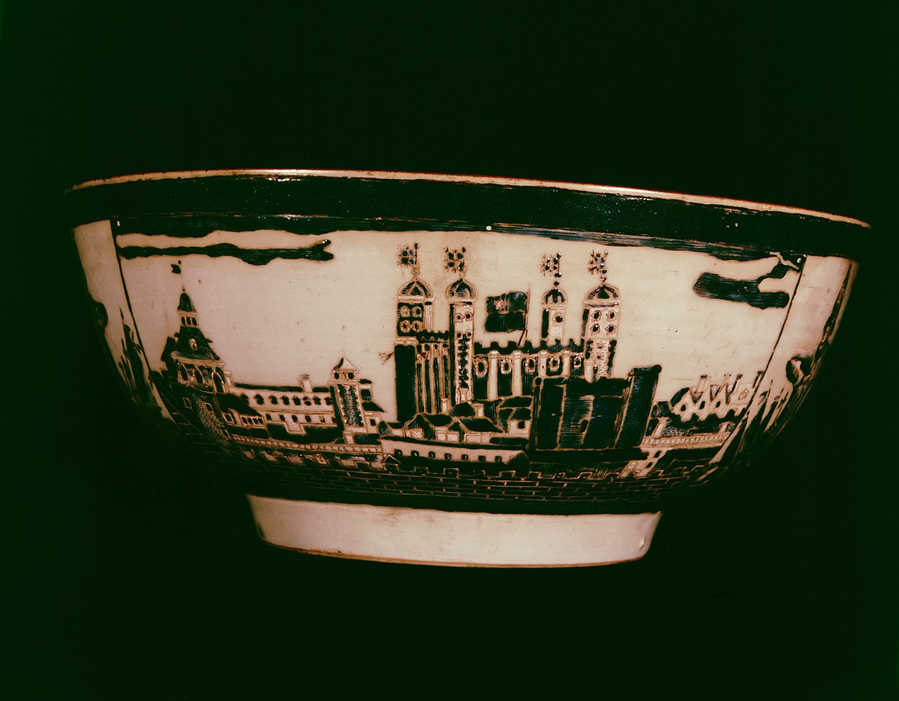 Delft tallrik med utsikt över Tower of London, sidovy, c.1600 (keramik) av English School