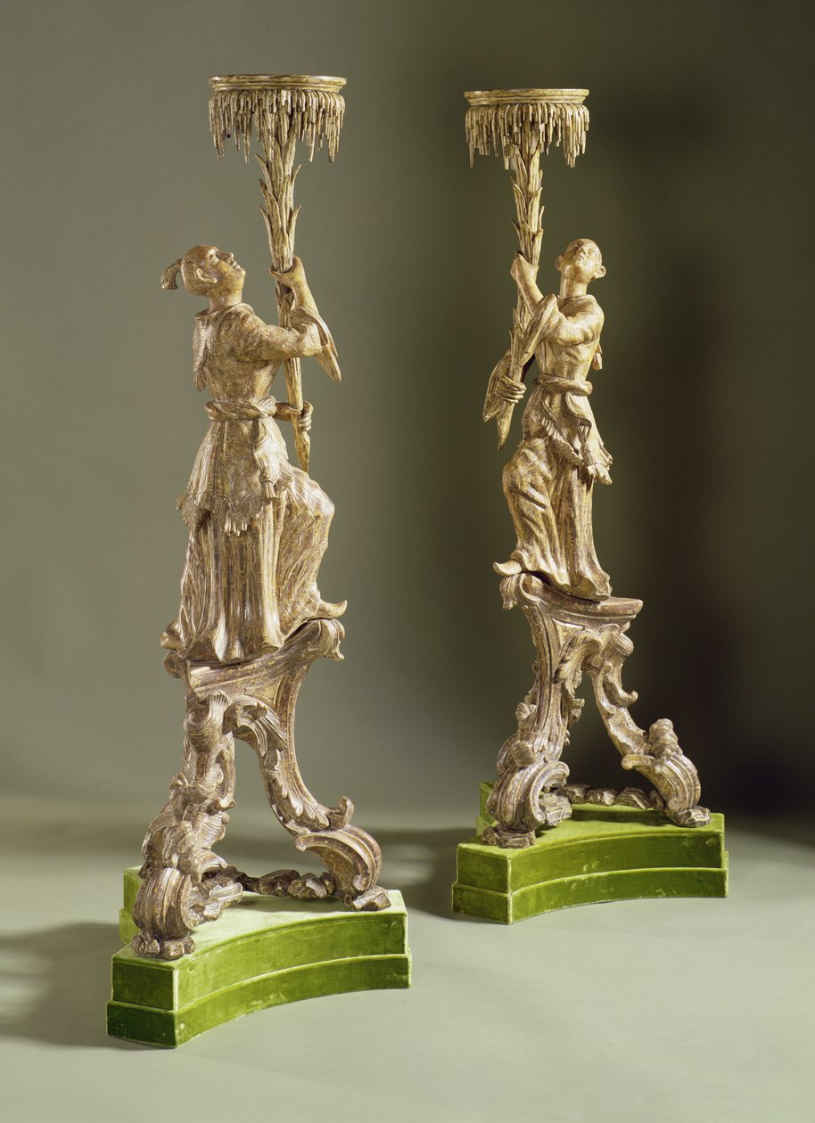 George II chinoiserie torcheres, c.1750 (giltwood) av English School