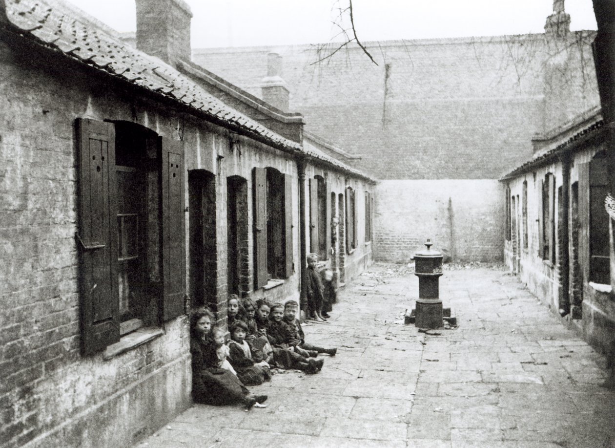 London Slums swed av English School