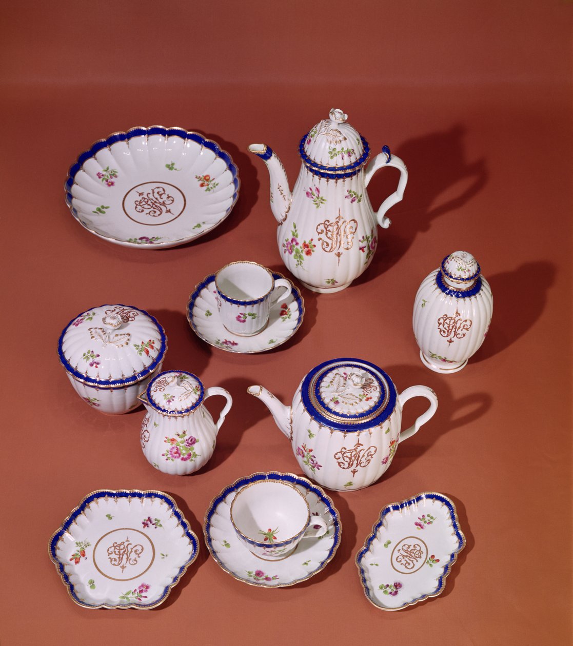 Del av en Worcester teservering med monogram, ca 1775 (porslin) av English School