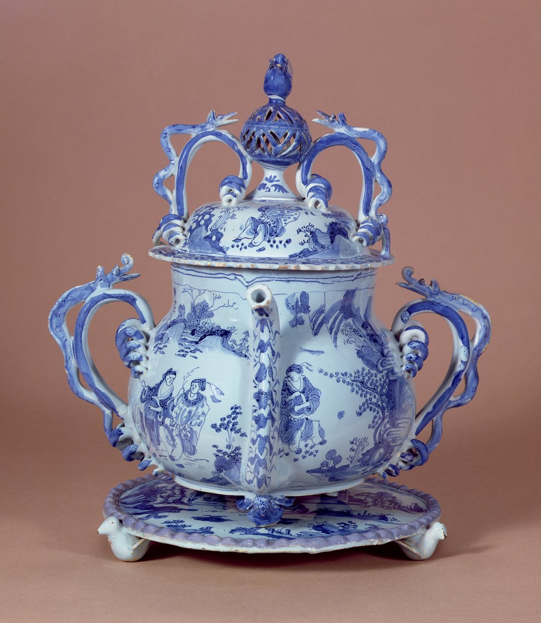 Posset Pot and Stand, Bristol, 1685 (tennglaserat lergods) av English School