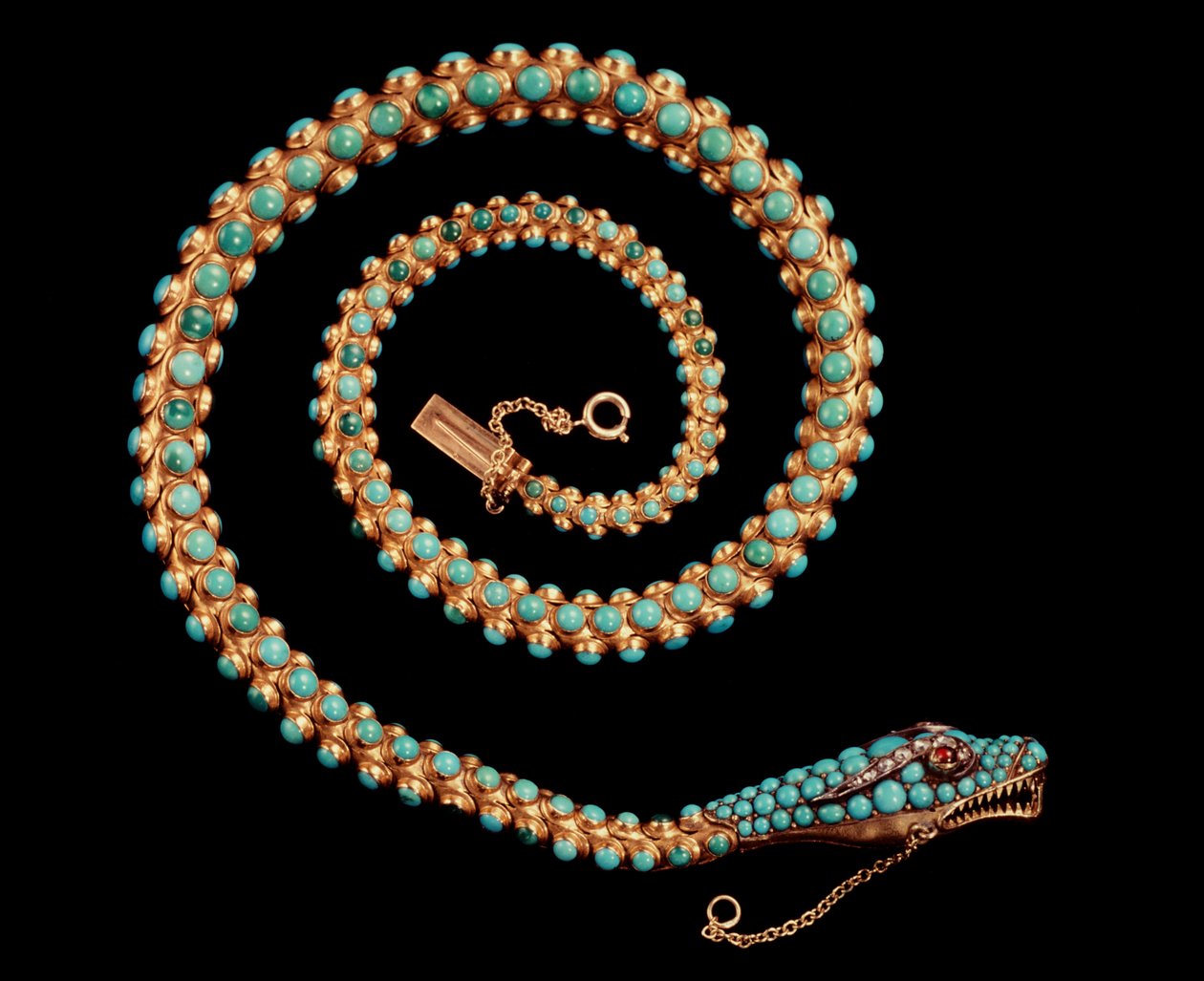 Ormhalsband, 1844 (guld med stensatta diamanter, granater och turkoser) av English School