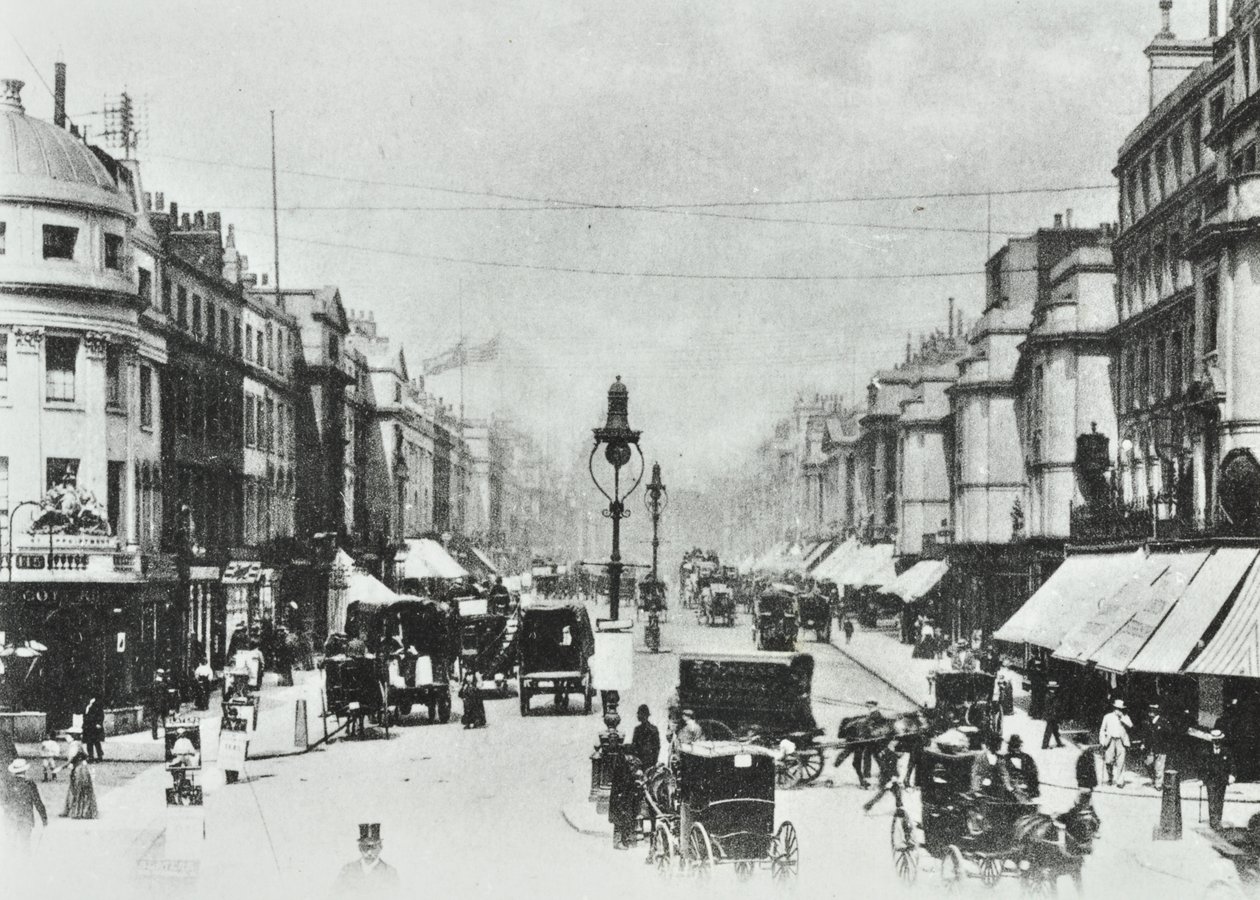 252-260 Regent Street, Westminster LB: tittar norrut till Oxford Circus, 1890 av English Photographer