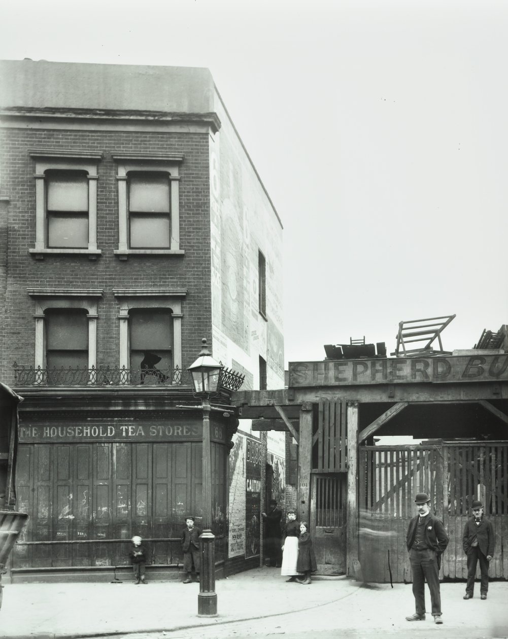 68 Bermondsey New Road: fronthöjd, London, 1898 av English Photographer