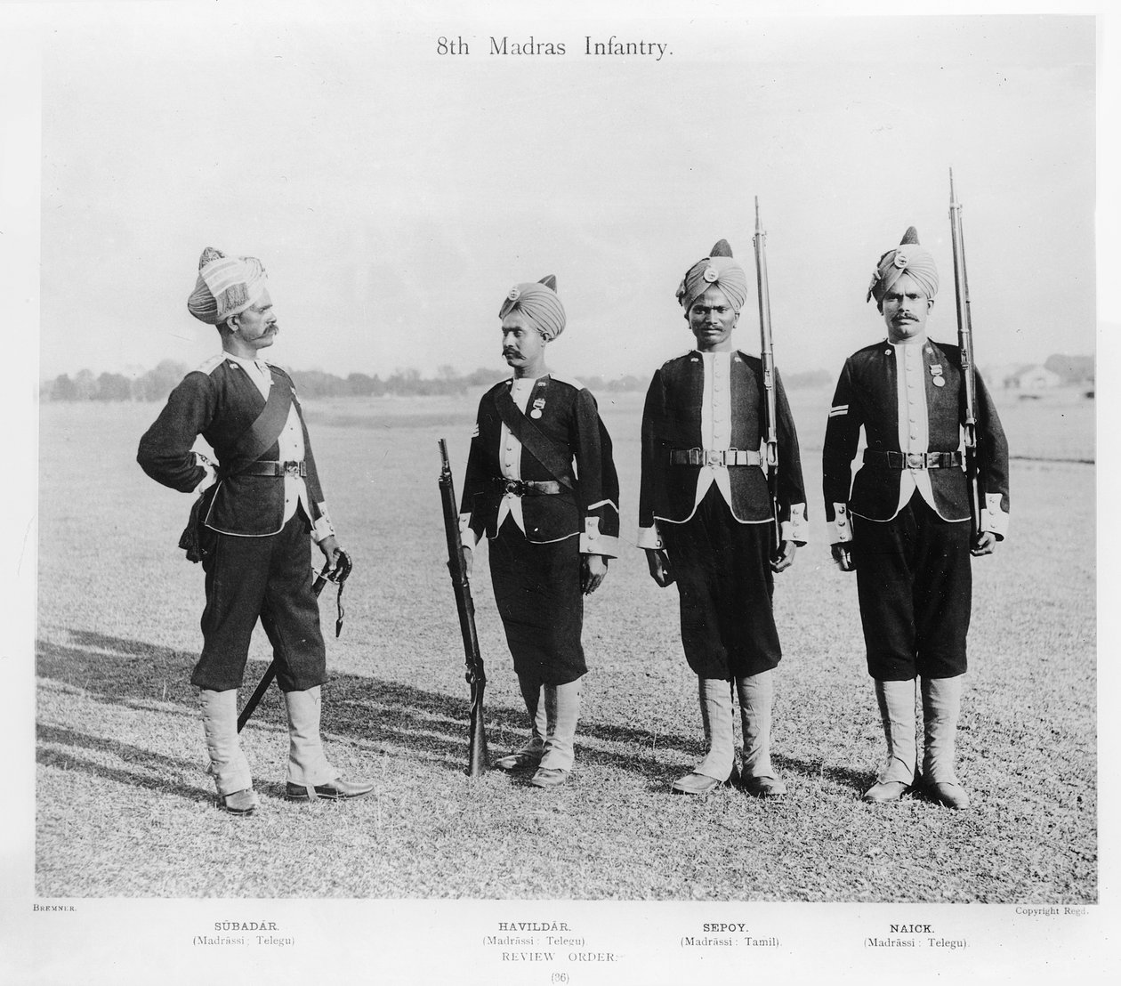 8:e Madras infanteri, ca 1897 (s/v foto) av English Photographer