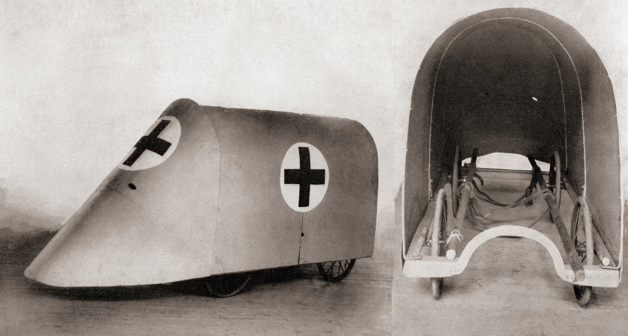 Ett skottsäkert bårskydd för att rädda sårade och bårbärarna mellan skyttegravarna under första världskriget, från The Illustrated War News, 1915 av English Photographer