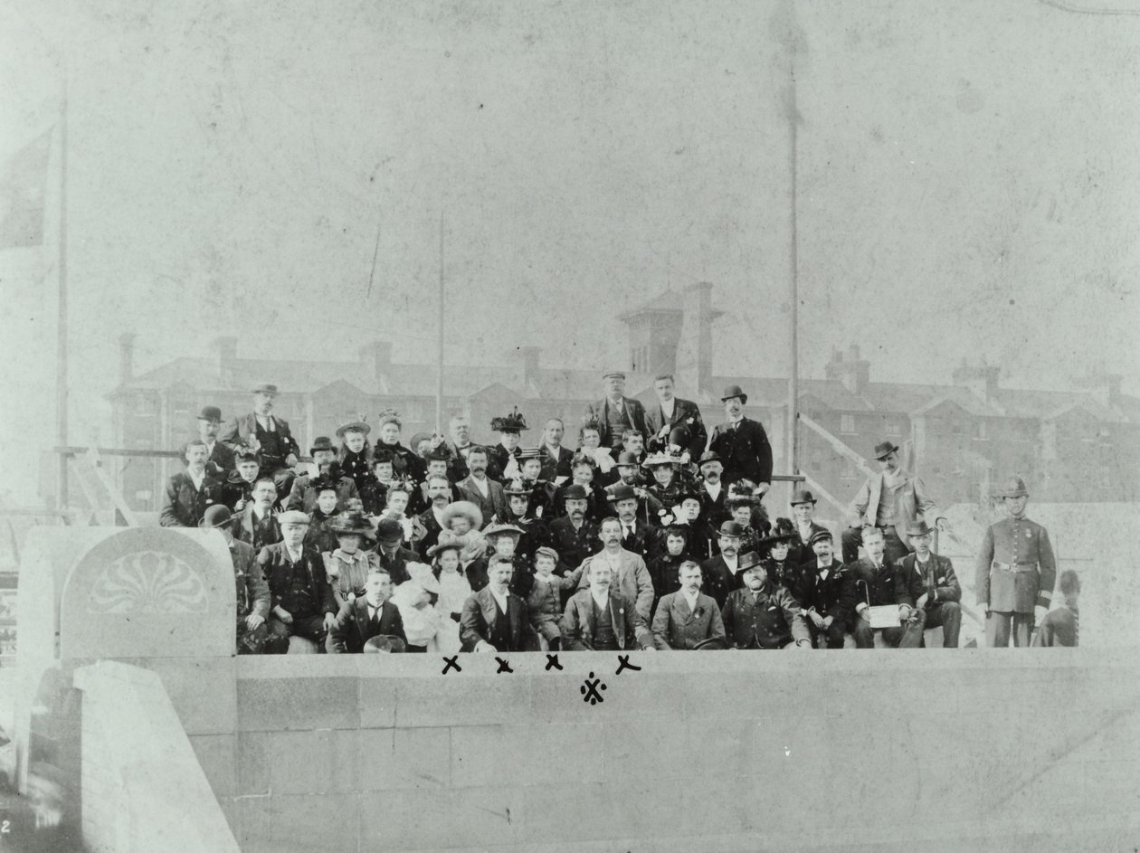 Blackwall Tunnel: folkmassan samlades vid öppningsceremonin, 1897 av English Photographer