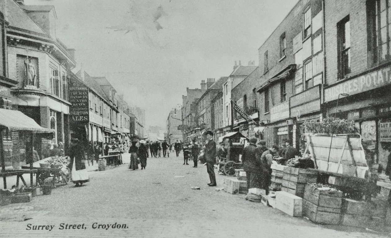 Britannia, Surrey Street, Croydon: gatumarknad, 1890 av English Photographer