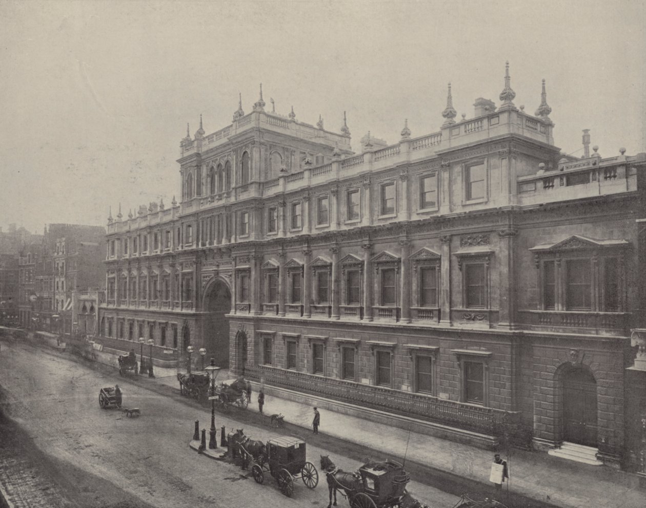 Burlington House (svartvitt foto) av English Photographer