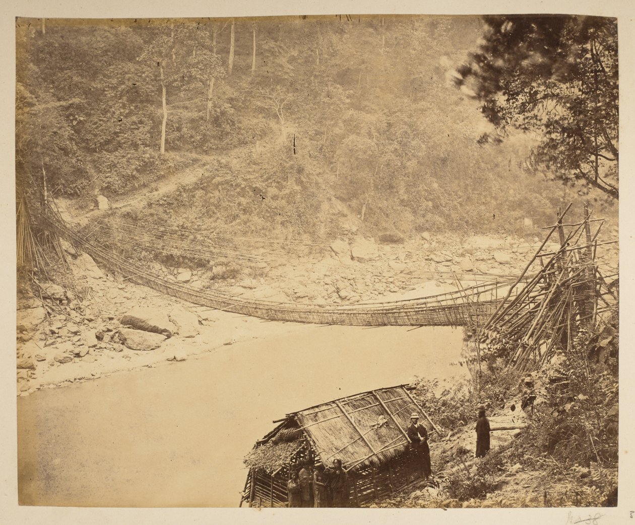 Cane hängbro över Teesta, på väg in i Bhootan.  Utsikt över Darjeeling. 1870-talet av English Photographer