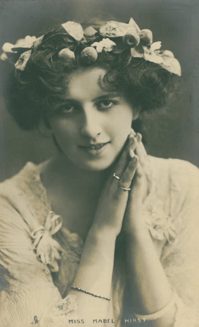 Celebrities of the scene: Miss Mabel Hirst, ca 1903-08 av English Photographer