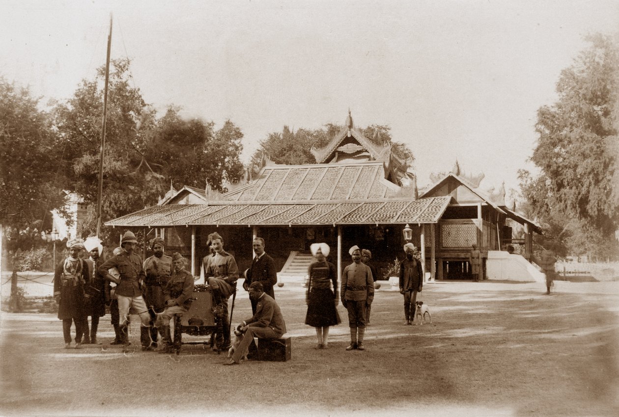 Chiefs House, Mandalay, ca 1886 av English Photographer