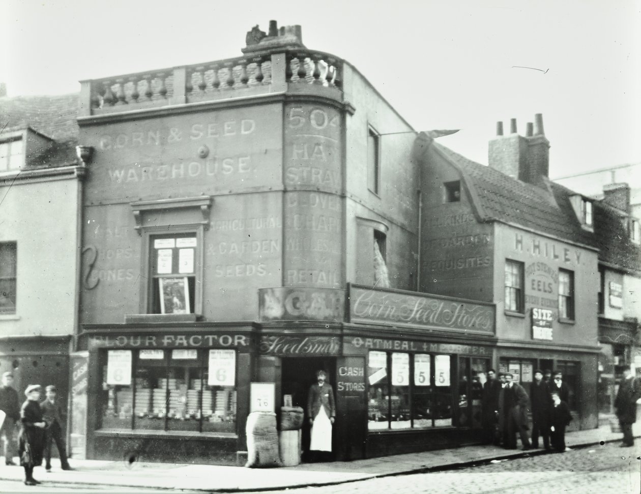 Deptford Broadway: gatubild med butiksfronter, London, 1897 av English Photographer
