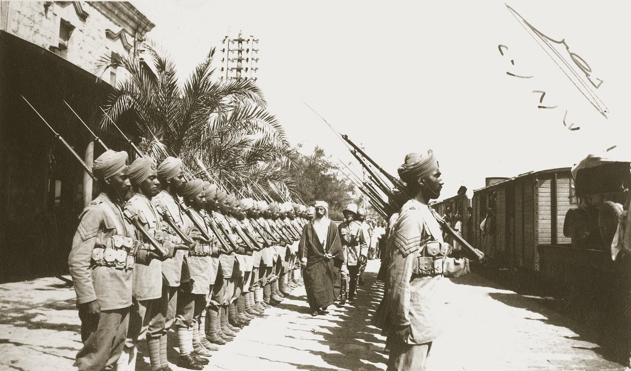 Emir Faisal vid Lydda Station, Palestina, med Sir Herbert Samuel, 1920 av English Photographer