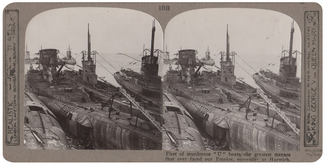Flotta av mordiska ?U? båtar, det största hotet som någonsin stått inför vårt imperium, kapitulera i Harwich, november 1918 (stereoskopiskt tryck) av English Photographer