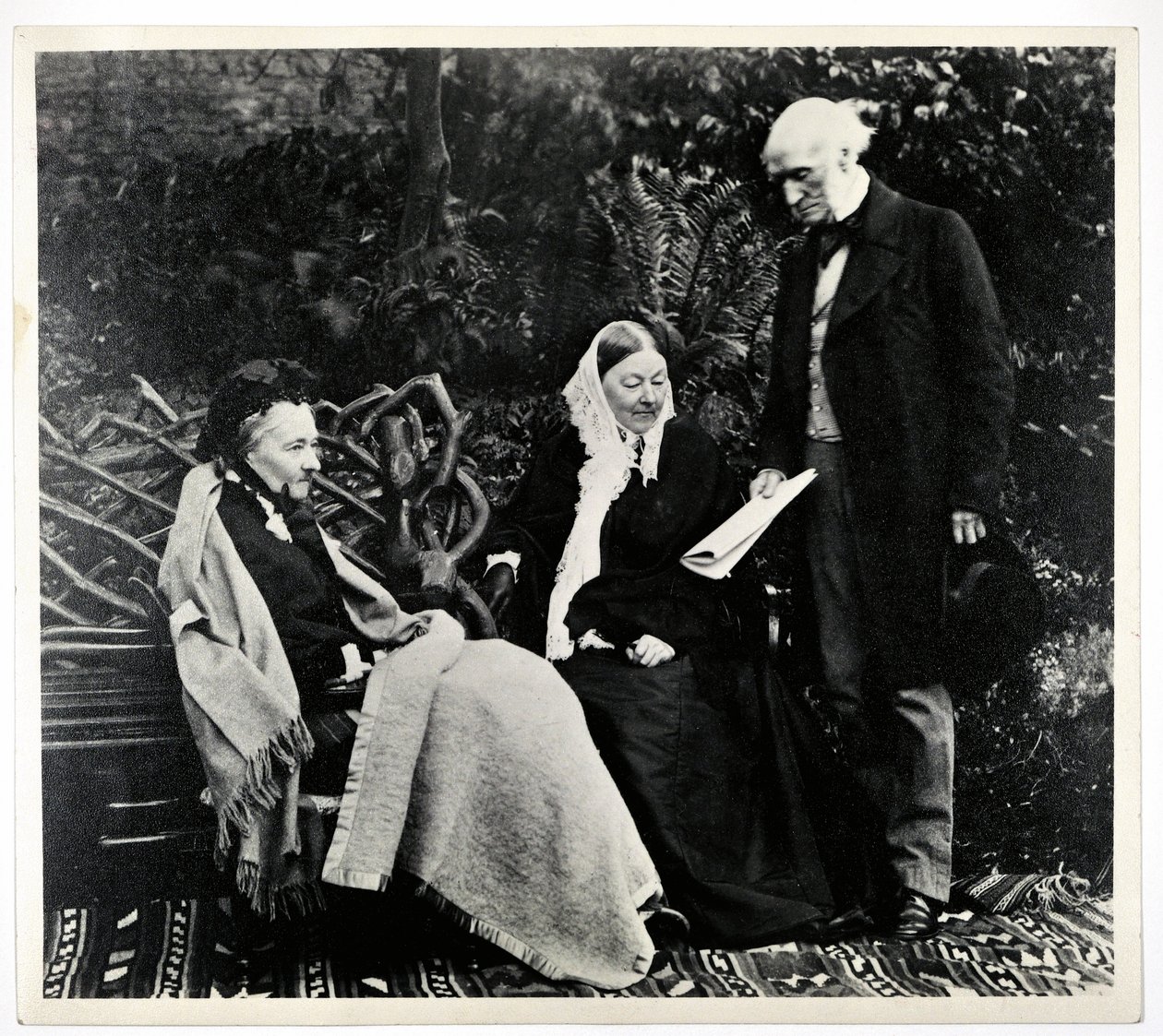 Florence Nightingale, Parthenope, Lady Verney och Sir Harry Verney på Claydon House av English Photographer