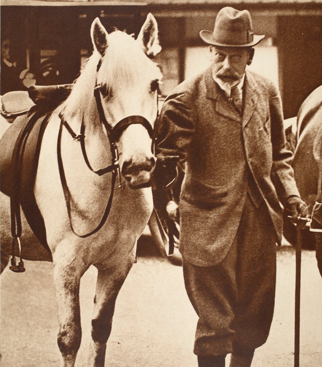 King George and His Favorite Pony Jock, 1930-talet av English Photographer