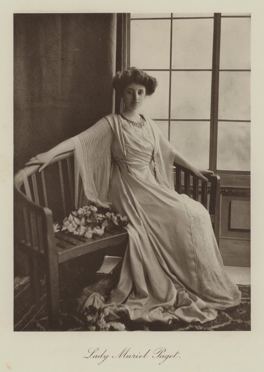 Lady Muriel Paget (svartvitt foto) av English Photographer