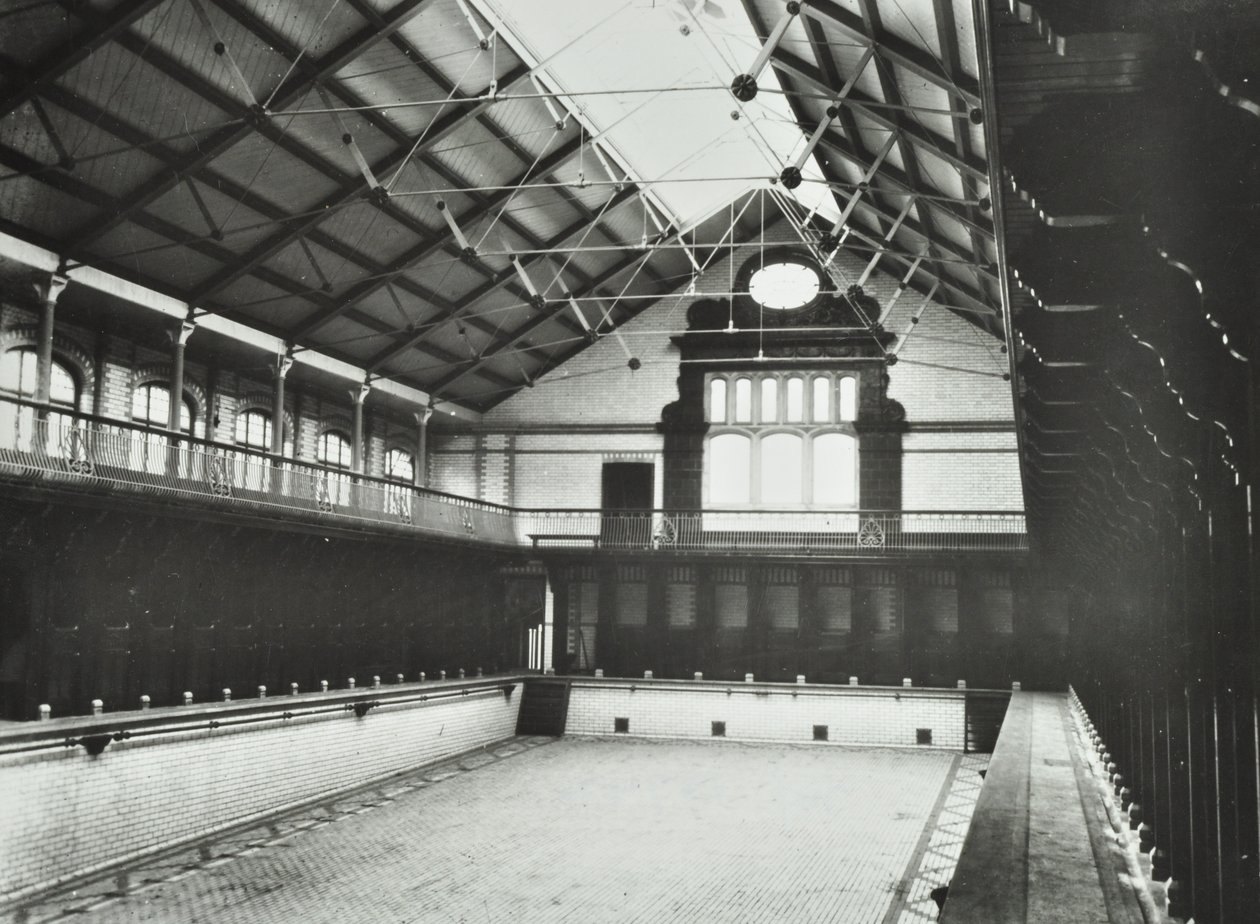 Laurie Grove Bath: det första offentliga simbadet i Deptford, förstaklassbad, 1898 av English Photographer