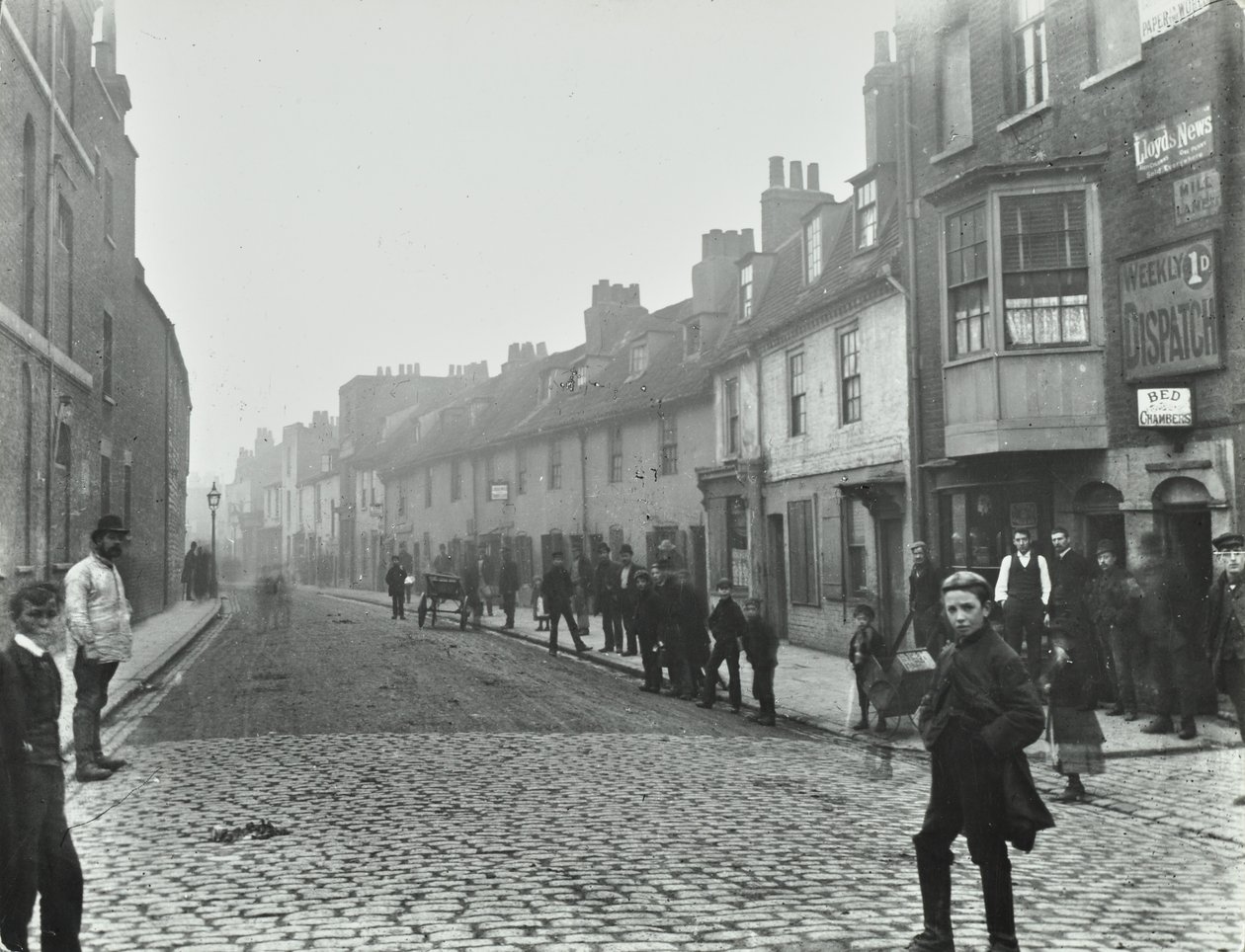 Mill Lane: från Deptford Broadway, London, 1895 av English Photographer