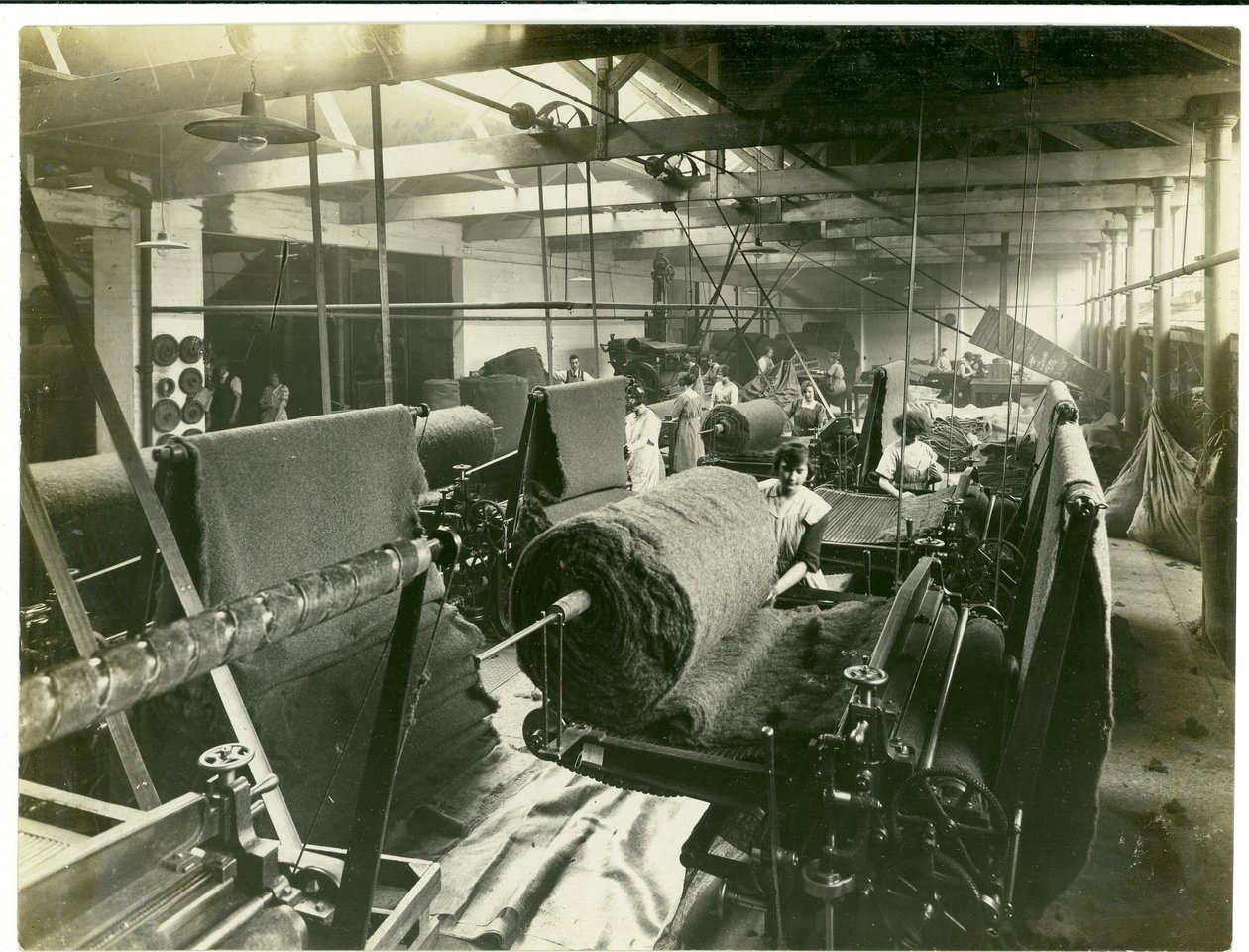 Nålfiltsrum, Long Meadow mill, 1923 av English Photographer